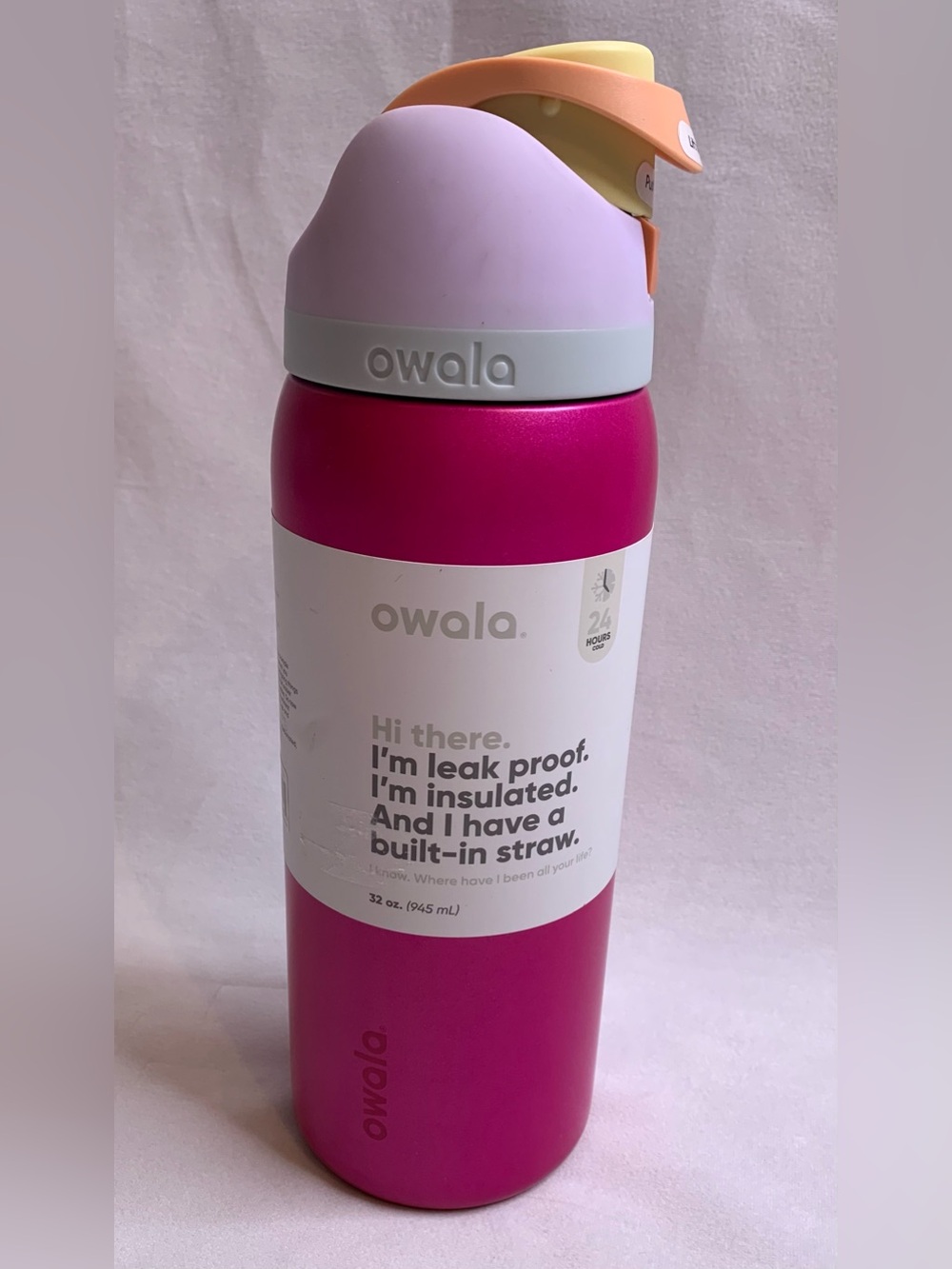 32 oz Owala FreeSip stainless steel water bottle “Read My Lips" colorway pink